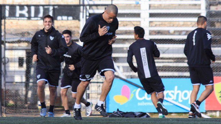 El marcador central Damián Jara hizo un duro análisis del equipo tras la derrota del miércoles en el clásico.