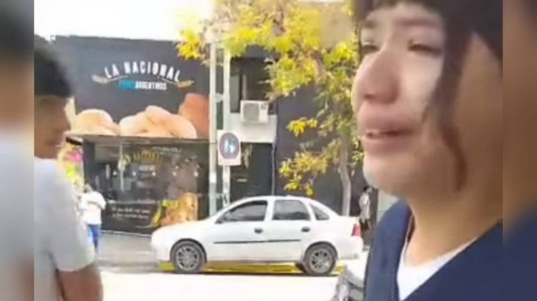 Video: el llanto desconsolado de una alumna a la que le robaron su bicicleta