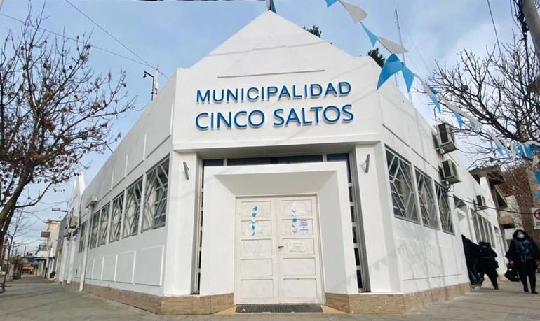 Rompevidrios paga $15 mil al municipio de Cinco Saltos