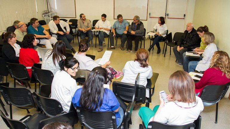 Trabajadores de diversos hospitales se reunieron para avanzar con el proyecto.