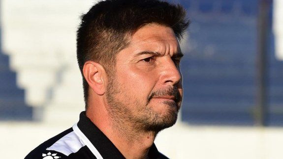 Acusan a DT de Olimpo de pedir favores sexuales a jugadores