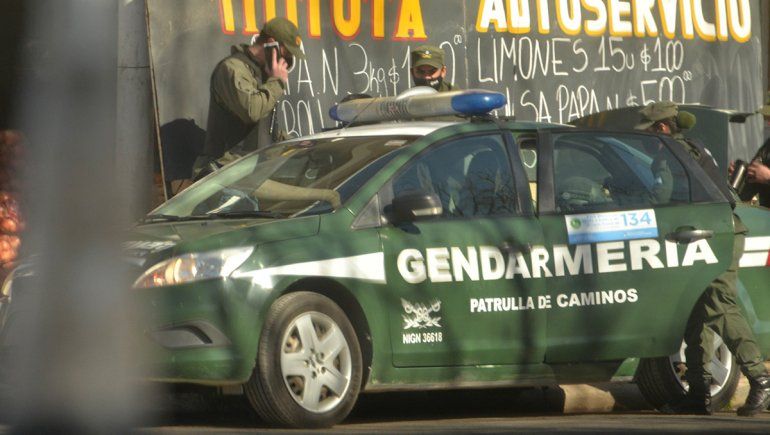 Allanamientos de Gendarmería en Cipolletti: secuestraron droga y detuvieron a un hombre