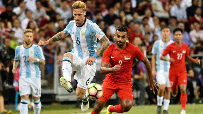 Con Acuña en cancha, Argentina le hizo media docena a Singapur 