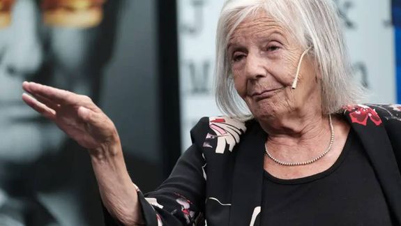 La prima de Beatriz Sarlo se sumó a la batalla legal.