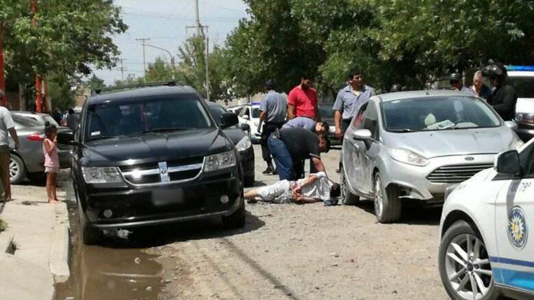 De película: los paró la Policía, se dieron a la fuga, chocaron un móvil y los detuvieron 