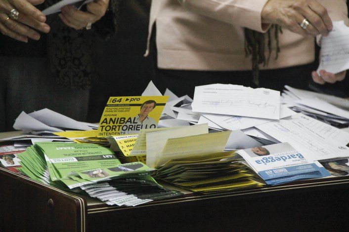 Abrieron dos urnas y no había ninguna irregularidad