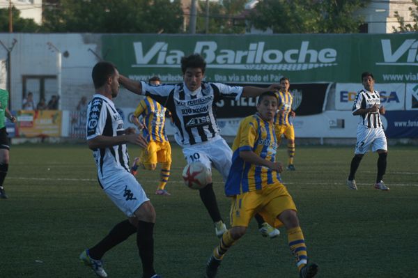 Cipo volvió a la victoria