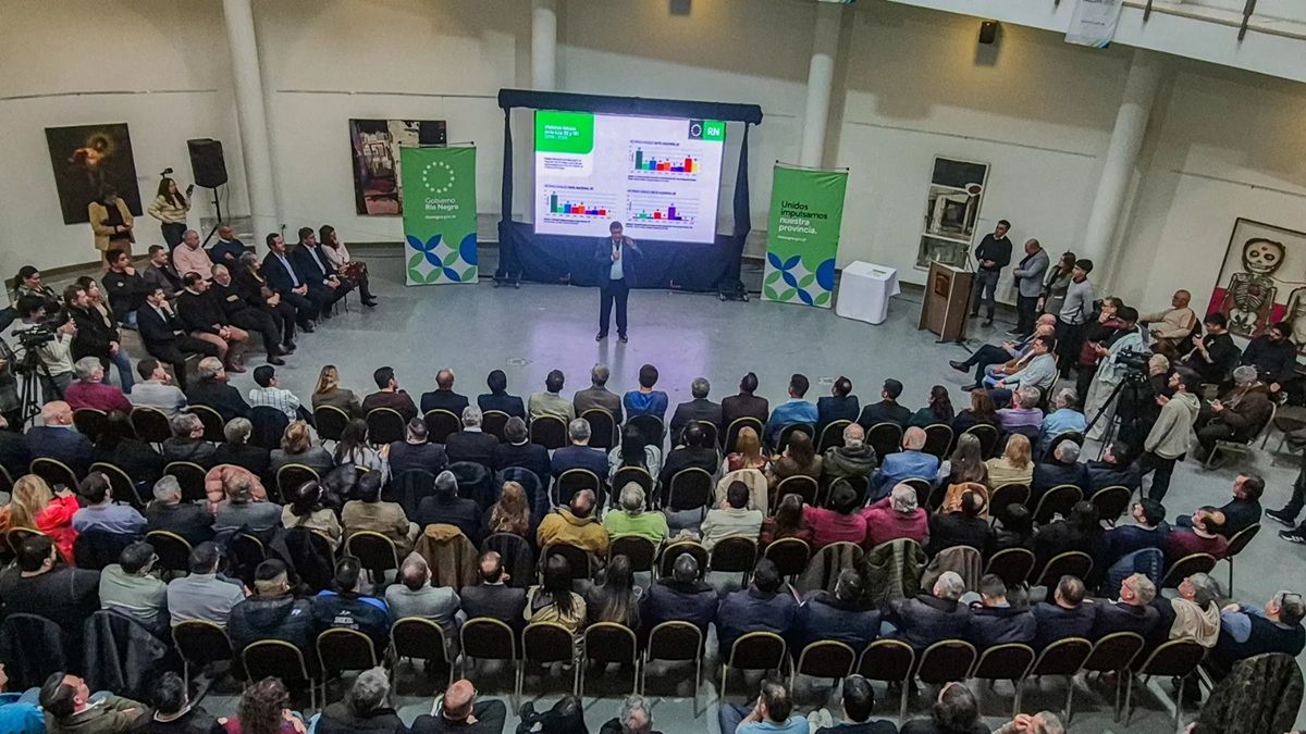 El Gobernador Alberto Weretilneck presentó el plan para que Río Negro asuma progresivamente la gestión de las rutas nacionales 22 y 151 y la operación del Tren del Valle.