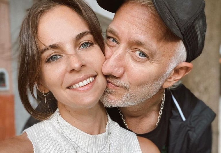 Andy Kusnetzoff prepara su vuelta a la pantalla de Telefé mientras está alejado de su esposa