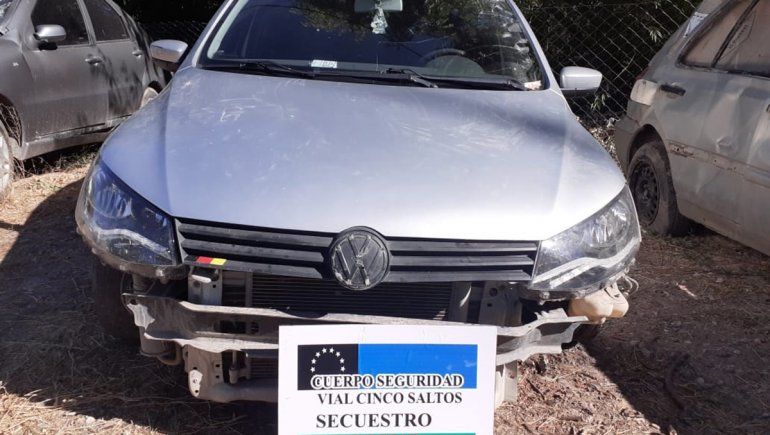 Cinco Saltos: paseaban en un auto robado y terminaron tras las rejas 