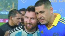 Leo Messi se llevó todo el cariño de Román y de la hinchada de Boca.