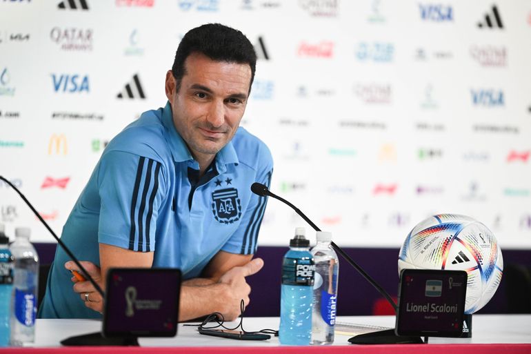 Con los campeones del mundo y caras nuevas, Scaloni dio la lista de convocados