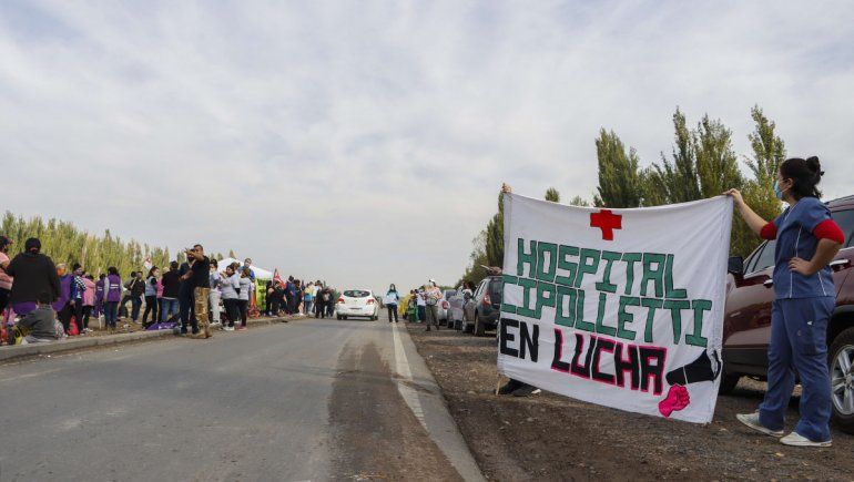 Trabajadores de salud siguen en lucha y van a los puentes carreteros 