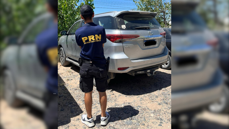 Un rápido y coordinado accionar de la policía rionegrina, logró recuperar la camioneta robada en Cipolletti. | LMCipolletti.com Un rápido y coordinado accionar de la policía rionegrina, logró recuperar la camioneta robada en Cipolletti.