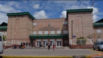 fue tres veces al hospital, nunca lo atendieron y tenia coronavirus