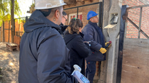 Edersa lleva adelante un plan para regularizar la conexión a la electricidad en barrios populares.