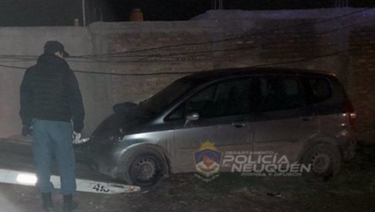 Robaron un auto en Cipolletti y lo encontraron abandonado en Neuquén