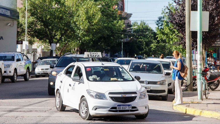 Discusión interna de los taxistas por la futura tarifa
