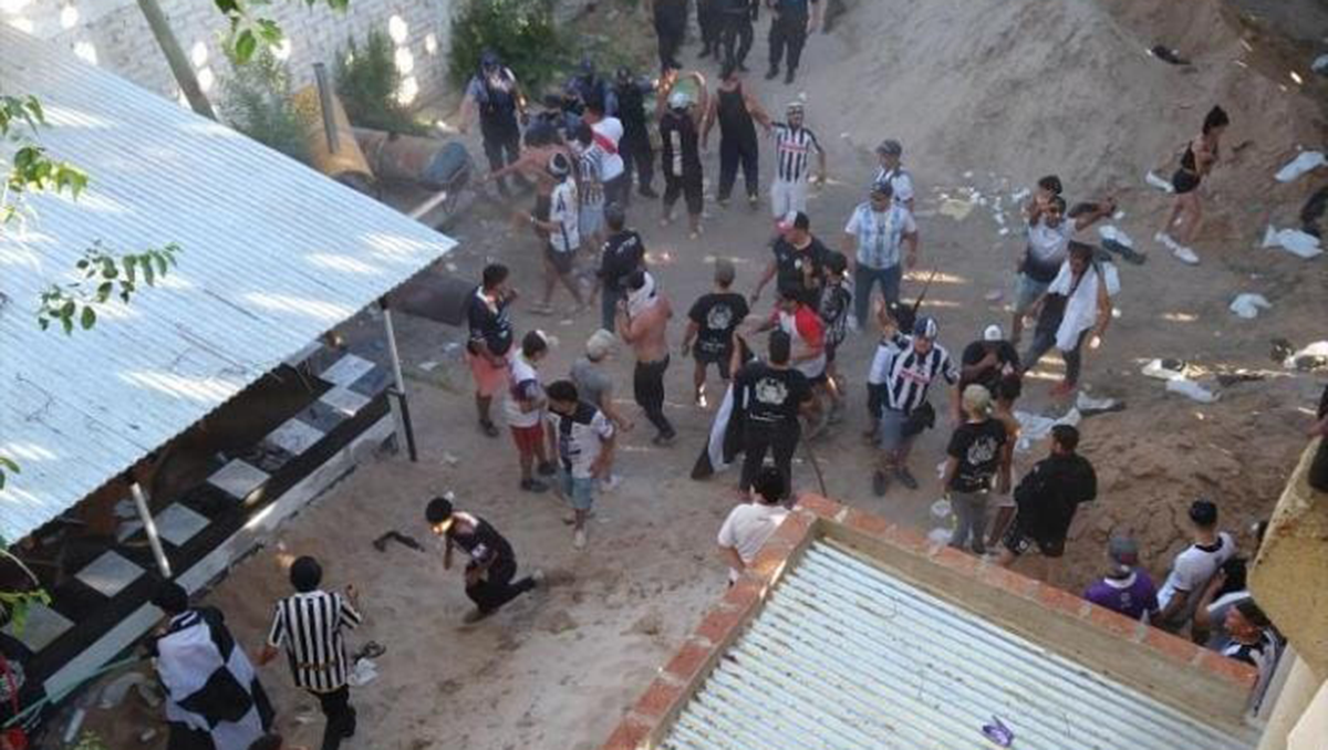 Video: barras de Cipo destrozaron una cantina en La Visera