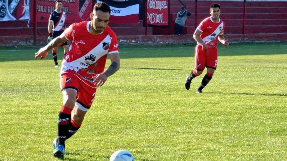 Maipú alcanzó a Huracán en lo más alto de las posiciones