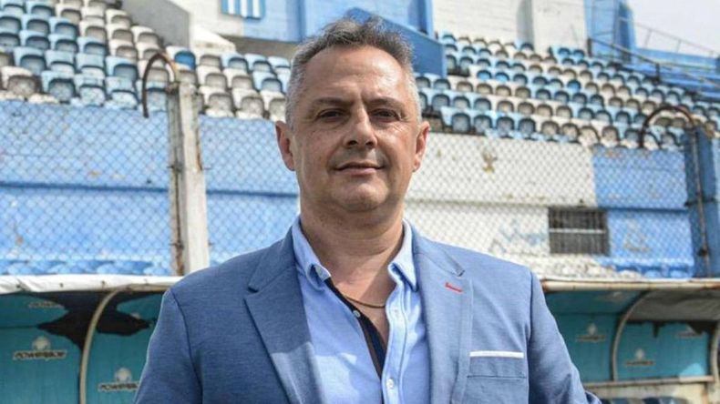 Estalló el presidente de un club contra sus jugadores: desde no les quiero dar agua ni jabón hasta vamos a traer un arquero con manos | LMCipolletti.com Estalló el presidente de un club contra sus jugadores: desde no les quiero dar agua ni jabón hasta vamos a traer un arquero con manos