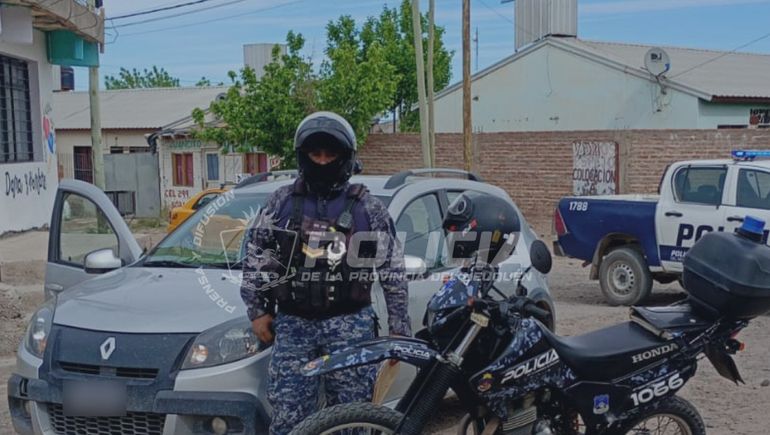 El auto fue robado en Cipolletti y recuperado en un barrio de Neuquén.