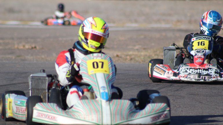 Echevarría giró en Cipolletti y fue una de las grandes atracciones en la Isla Jordán. Fue segundo en la final de los invitados de la Copa Rotax.