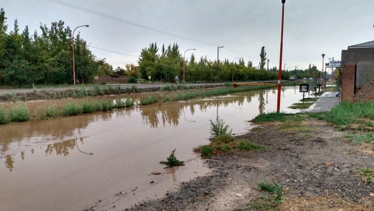 ¿Cuáles son las zonas más críticas en Fernández Oro tras el temporal de lluvia? 