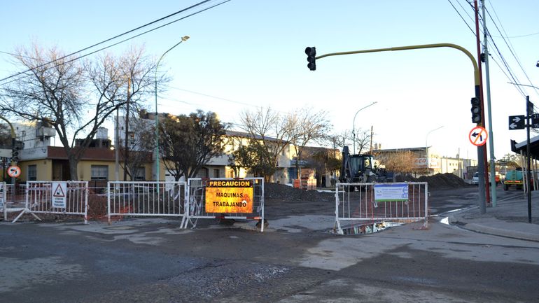 ARSA completó el recambio de cañerías del sistema de cloaca sobre calle Naciones Unidas de Cipolletti.