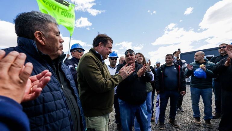 Alberto Weretilneck celebró el convenio con YPF.