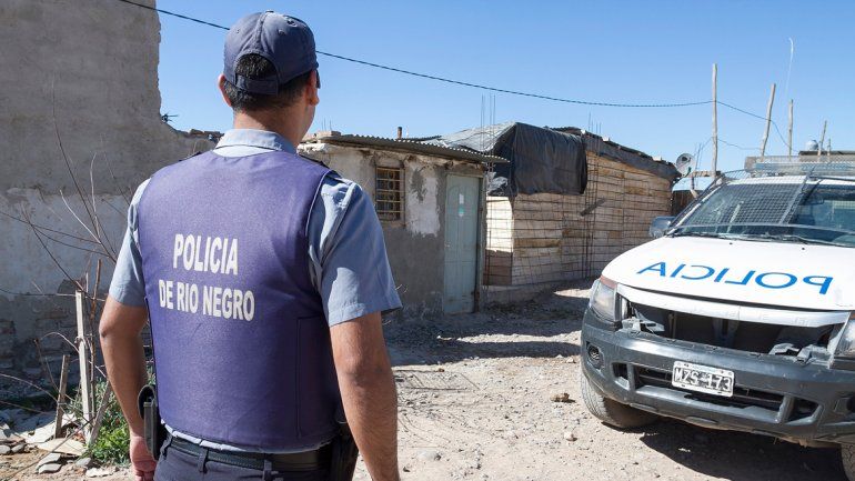 La Policía del Mapu se ocupó de custodiar la propiedad en disputa.