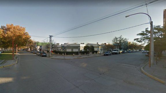 Frenó para darle el paso a otro auto