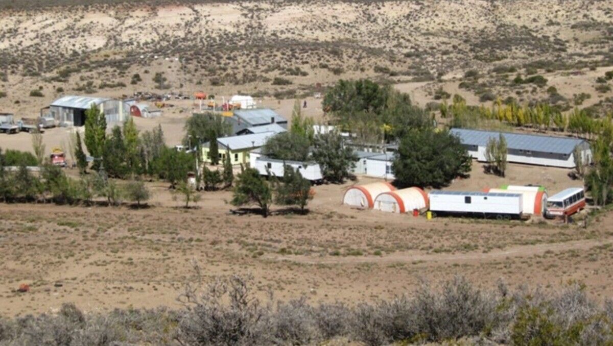Las miradas puestas en Cerro Solo, en Chubut.