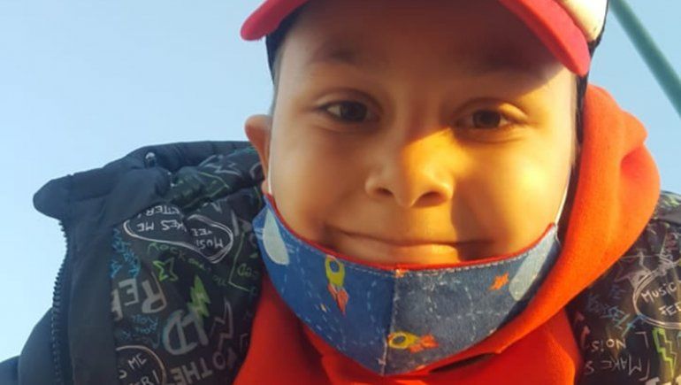 Valentín viaja para recibir el trasplante, pero necesita ayuda de la comunidad 