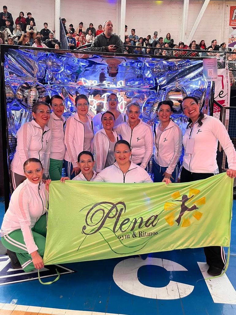 El grupo participa en la categoría senior dentro del estilo free dance.