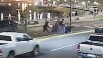 El soldado de 26 años murió tras ser embestido por una motocicleta mientras cruzaba una avenida. | LMCipolletti.com El soldado de 26 años murió tras ser embestido por una motocicleta mientras cruzaba una avenida.