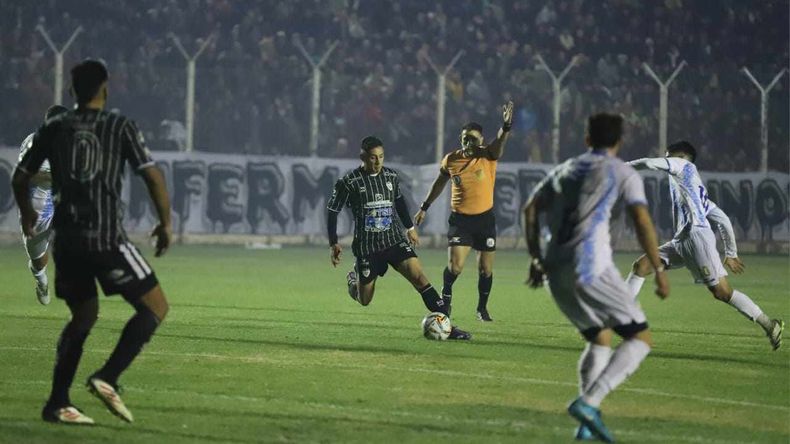 Cipo le ganó a Sol, sigue con puntaje perfecto en casa y es más puntero que nunca
