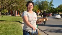Graciela, un pancito de Dios. La vendedora es tan popular como querida en el centro cipoleño.