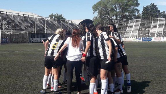 El fútbol femenino se suma a la Liga Confluencia