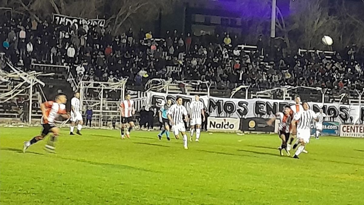 Cipolletti y un triunfo trabajado en un partido que tuvo de todo
