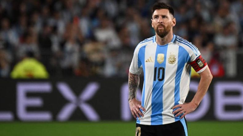 La selección Argentina, con Messi de titular, juega ante Angola. | LMCipolletti.com La selección Argentina, con Messi de titular, juega ante Angola.