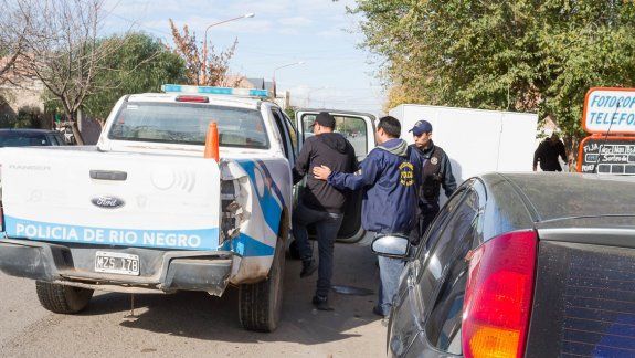 El último miércoles se hicieron 47 allanamientos en el valle, muchos de ellos en Cipolletti, y se detuvo a 11 personas.