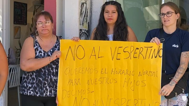 Los padres rechazan el horario vespertino para los ingresantes de primer año de secundaria.