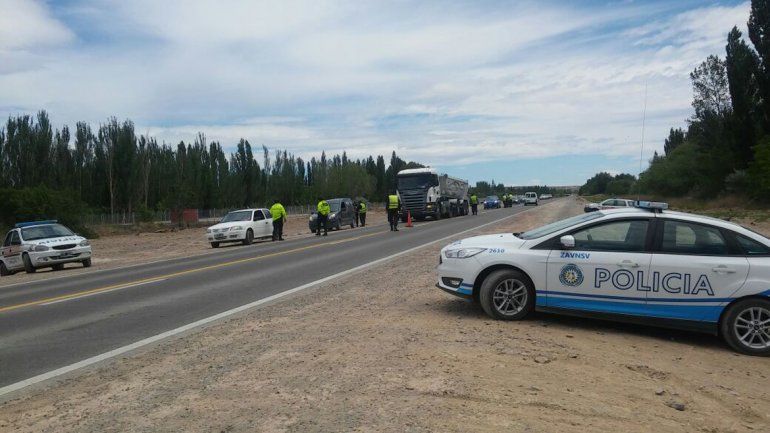 Perdió el control del auto y volcó sobre la Ruta 151