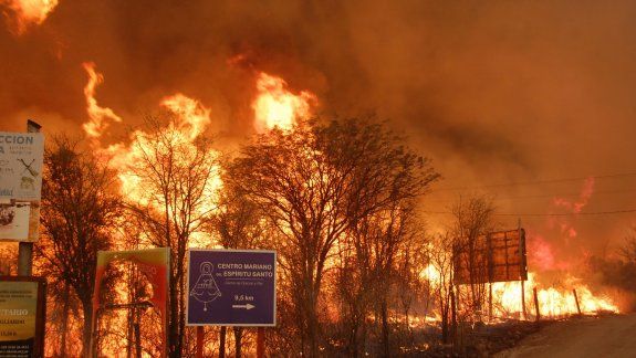 Incendios forestales en Córdoba: viviendas quemadas y cientos de evacuados