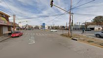 Bolivia y La Esmeralda, la esquina donde dos sujetos agredieron a un adolescente para robarle. También amenazaron a un vecino que auxilió a la víctima. Bolivia y La Esmeralda, la esquina donde dos sujetos agredieron a un adolescente para robarle. También amenazaron a un vecino que auxilió a la víctima.