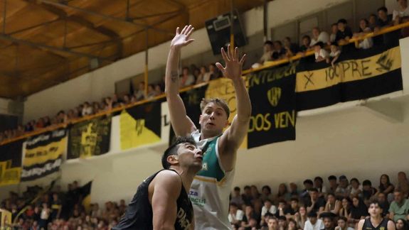 Pacífico y Pérfora, dos que siempre son animadores del certamen. Foto: Claudio Espinoza