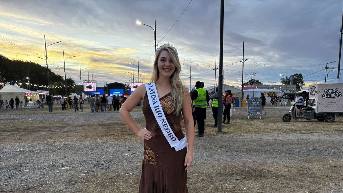 Sin elección de reina, pero con una Miss rionegrina que hizo gira en la Fiesta de la Manzana | LMCipolletti.com Sin elección de reina, pero con una Miss rionegrina que hizo gira en la Fiesta de la Manzana