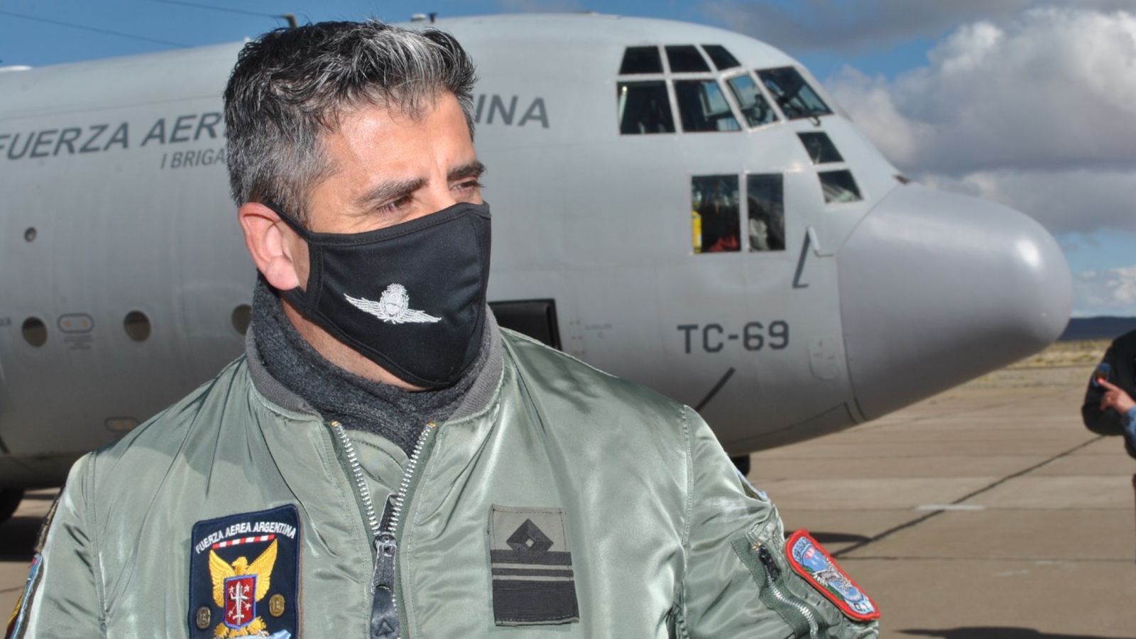 Se fue de Zapala para ser piloto y volvió en un Hércules