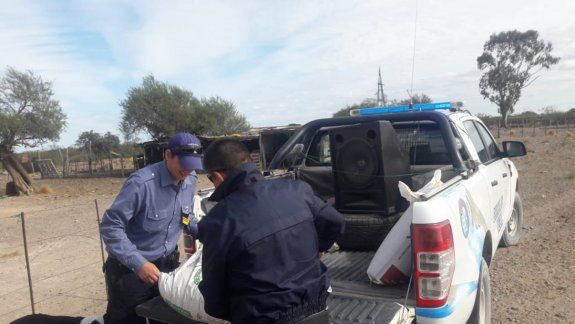 Policías solidarios ayudaron a un abuelo de 80 años 